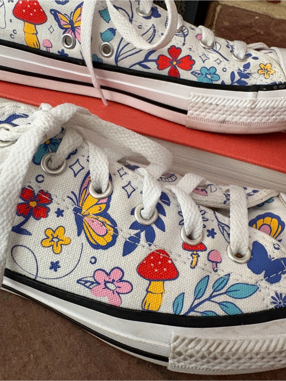 Converse Women White Floral Print Low Top Sneakers with Red, Blue Garden Accents - Picture 6 of 8